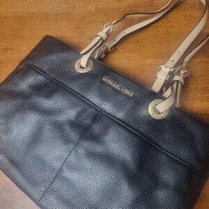 Michael Kors ~ Bedford Black and Tan  Purse ~ Excellent Condition